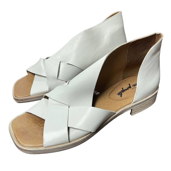 Free People Shoes - Free People Womens Sun Valley White Leather Sandals Open Toe Slip-On Spain Sz 38